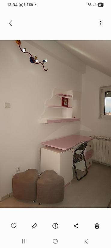 polovne stvari za bebe: Dečiji radni kutak – set nameštaja - Radni sto sa zaobljenom radnom — 1