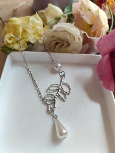 Satovi: Ogrlica sa priveskom — 2