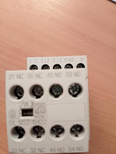 alat na prodaju: Moeller kontaktor sa pomoćnim blokom - Model: XTCE007B10 (osnovni — 2