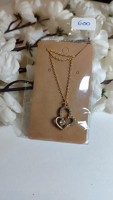 velicine naocara za sunce: Zlatno-tonirana ogrlica sa priveskom “Dva srca” - Lančić u zlatnoj — 3