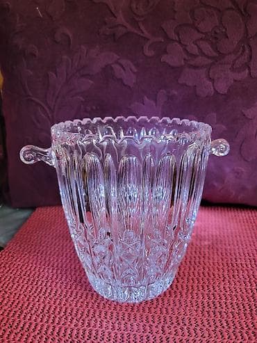 Kibla nova za led,kristal,led kristal Zajecar. rucni rad. iz 70ih