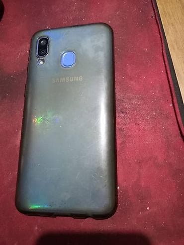 Računari, laptopovi i tableti: Samsung Galaxy A40 — 10