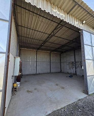 Donji delovi trenerke: Izdaje se ograđen industrijski plac sa magacinskim/servisnim objektom — 4