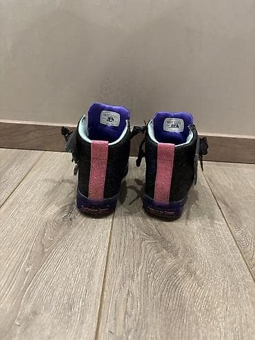 patike 97: Skechers patike beoj 28,svetle i kada se predje stapicem preko krila — 3