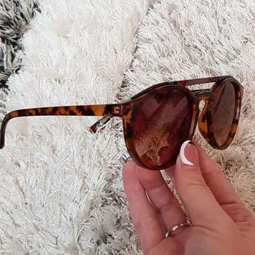 duks sa naocarima: Sunglasses — 3