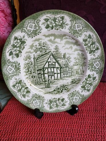 tanjiri od porcelana: Tanjir nov rucno graviran Engleska Staffordshire 70te. Tanjir nigde — 1