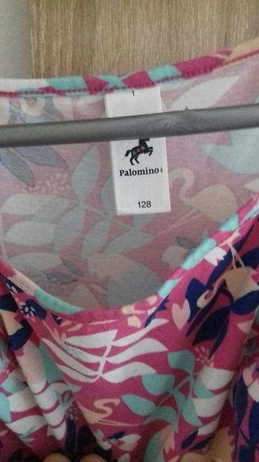 Haljinica u odlicnom stanju. Bez ikakvih ostecenja. Velicina 8