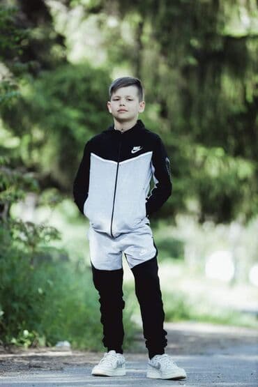 Decije komplet trenerke samo 4400 din
Velicina 12