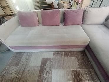 plasticne stolice sa alu nogama: Garnitura dimenzije 300x225. Trosed je duzine 180cm. Sa jastucima kao — 6