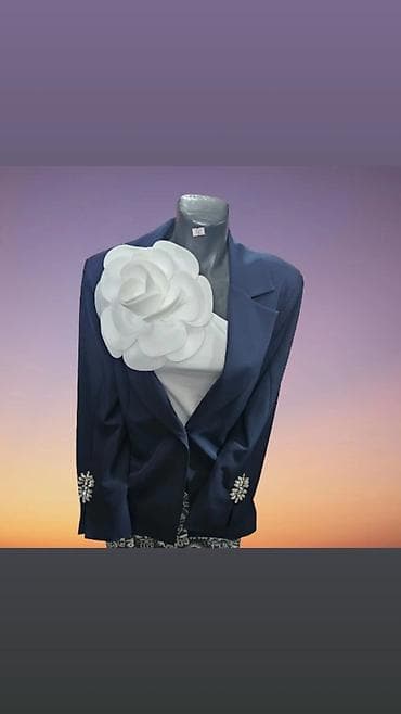 cotton sakoi: Teget komplet 6000 din, majica sa cvetom 2000 din — 1