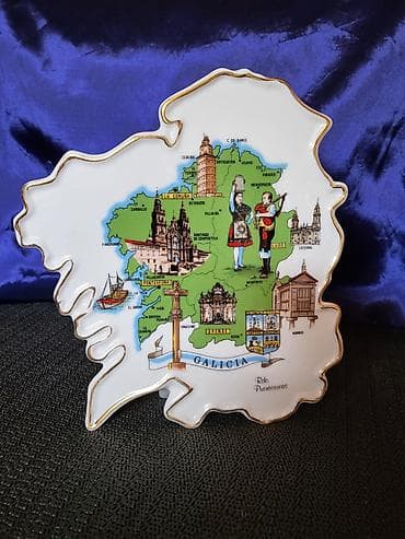 Porcelanski nov,vintaz,ukrasni tanjir Galicija. Spanski tanjir