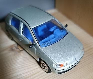 rc formula 1: Metalni model automobila – Fiat Punto (Mk2), srazmera približno 1:43 — 6