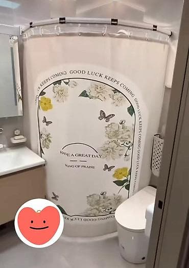 Zavese i draperije: Zavesa za kadu/tuš – polukružni model sa štampom - Dizajn: krem — 1