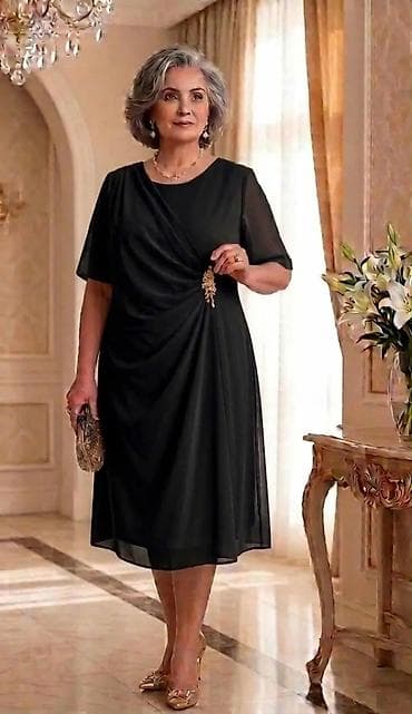 Skafanderi: Elegantna ženska haljina do kolena sa ukrasnom broš-aplikacijom - — 1