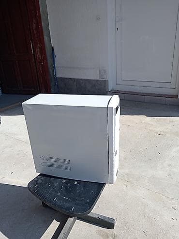 aparat za pranje casa: PC kućište (ATX midi tower) - Boja: bela - Prednja strana: 2x 5.25" — 2