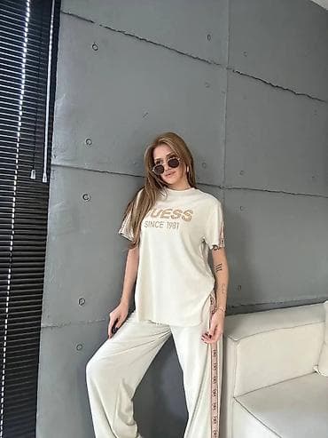 guess bela torba: Ženski komplet trenerke sa majicom – GUESS stil - Dvodijelni set — 5