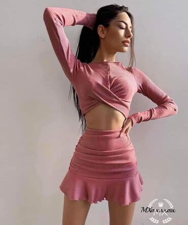 c a kombinezoni: A K C I J A.
1kom=1750 din
2kom=2400 din — 2