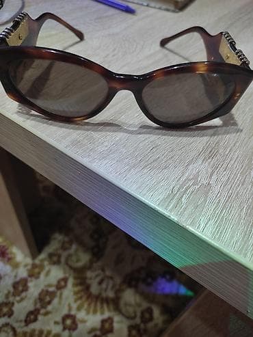 Nove, bez etikete, samo probane, nenosene. Zenski naocari za more