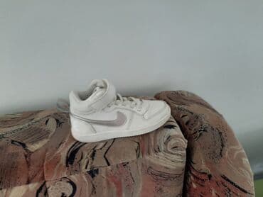 Children's Items: Dečje sportske patike Nike, srednje visine (mid), u svetloj — 2