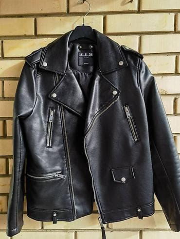 BERSHKA muška jakna veličina 36 S širina ramena 42cm dužina rukava