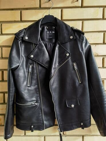 Women's Clothing: BERSHKA muška jakna veličina 36 S širina ramena 42cm dužina rukava — 1