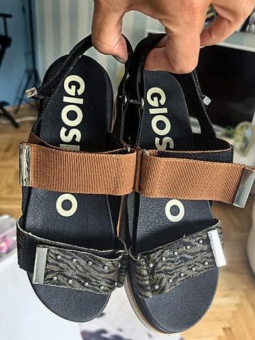 calvin klein cipele zenske: Calvin Klein tasna, nosena malo, u savrsenom stanju, ima dzep i dve — 8