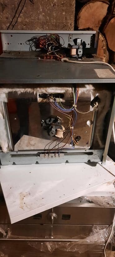 brijac sa ziletom: Ugradna rerna marke Imperial (Miele )nemačkog proizvođača sa Turbo — 7