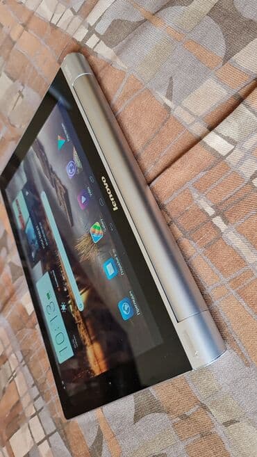 knjiga i zvucnik: Tablet kao nov sve radi.veliki 10 inca,sa stalkom — 10