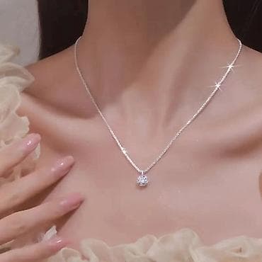 muski satovi za poklon: Elegantna ogrlica sa blistavim privjeskom - Materijal: sjajni metal — 3