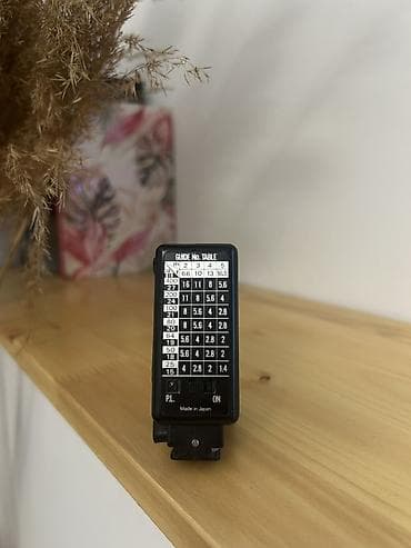 termofor za odrasle: Mali kompaktni blic za fotoaparate – Eva Blitz DM-18 - Tip: ručni — 2