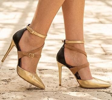 salonke guess: Elegantne ženske štikle sa visokom potpeticom i špicastim vrhom. Model — 1