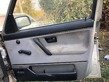 novi skuteri: JETTA 1.6 TAPACIR VRATA ZA VOLKSWAGEN JETTA | Jetta II 1.6 stranac — 2