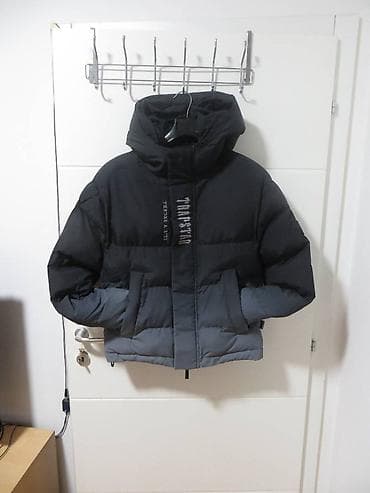 pull and bear jakne: Winter jacket S, color - Black — 2