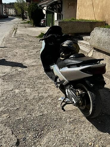 buvljak lazarevac automobili: Skuter Yamaha Tmax 500 Uradjeno kraburatori Zamenjen kais Malosi — 7