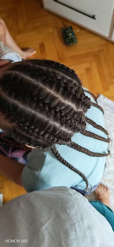 petite kroj: Pletenje afro i cornrow pletenica - Precizne sekcije i uredne linije — 3