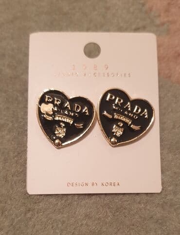 Nakit: Prada Milano srce mindjuše, crne symbole, u obliku srca. Heart Enamel — 1