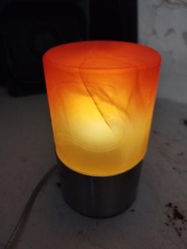 moderna s: Stona ambijentalna lampa Ombra - Dizajn: cilindrično stakleno kućište — 3