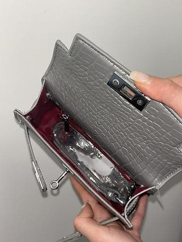 boho torbice: Siva mini torba sa krokodil teksturom - Materijal: veštačka koža sa — 3