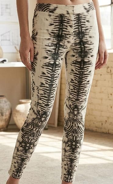 Ženske uske pantalone sa tie-dye šarom - Kroj: slim/skinny nogavice
