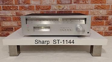 Odlično očuvan tjuner marke Sharp ST-1144 Zvučno izvanredan
