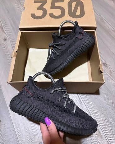 mercurial patike: Adidas Yeezy Boost 350 patike A klasa

Novo.
Brojevi 36 do 46 — 23