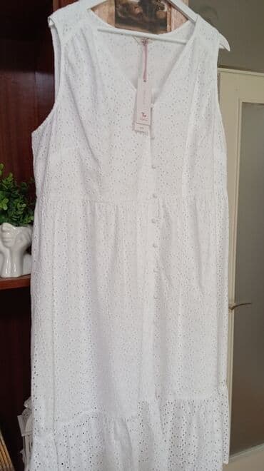 ogrlice od hiruskog celika: 2XL (EU 44), bоја - Bela, Oversize, Top (bez rukava) — 2