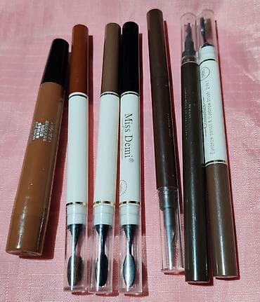 crop top h: Set kozmetike za usne i obrve – više komada Sadržaj: - Tečni ruževi i — 10