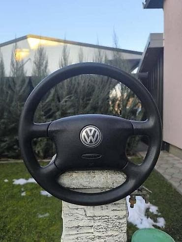 CETVOROKRAKI VOLAN ZA VOLKSWAGEN GOLF 4, PASSAT B5, PASSAT B5.5 . |