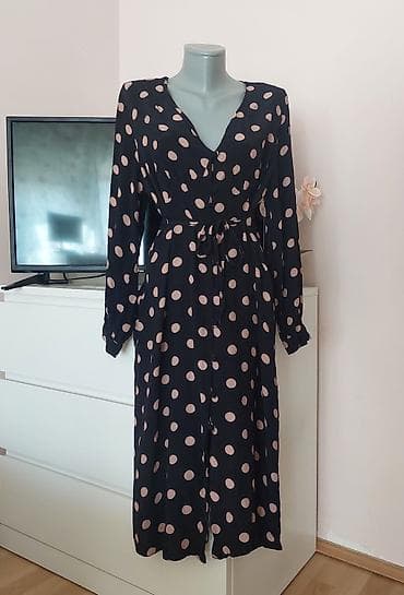 bts haljine: Haljina na tufne, midi dužina, dugih rukava. - Boja: tamnoplava/crna — 1