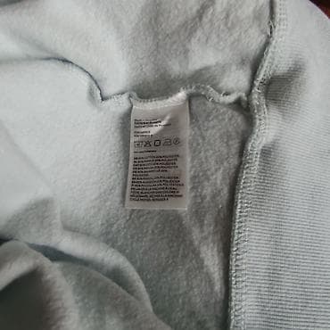 Sweatpants: H&M dukserica “VERMONT” – svetloplava - Brend: H&M - Model — 5