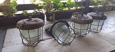 Prodajem 4 vintage industrijske lampe marke Polam Wilkasy. Polam