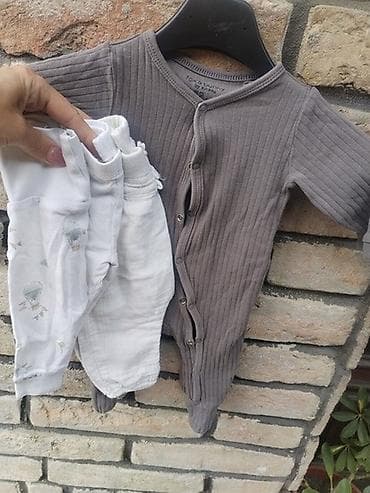 Lot za bebe vel. 62 Sadržaj seta: - Rebrasti sivi zeka/pidžamica sa na lalafo.rs Lot za bebe vel. 62 Sadržaj seta: - Rebrasti sivi zeka/pidžamica sa