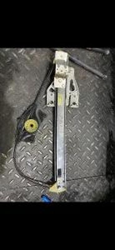 suzuki: PODIZAC STAKLA PROZORA MEHANIZAM 8K0839461H | Audi vw delovi zemun — 2