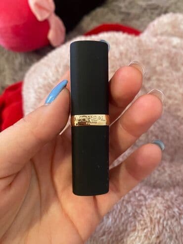 Lepota i nega: Loreal novi original karmin akcija 600 din
Mat bordo predobra nijansa — 1
